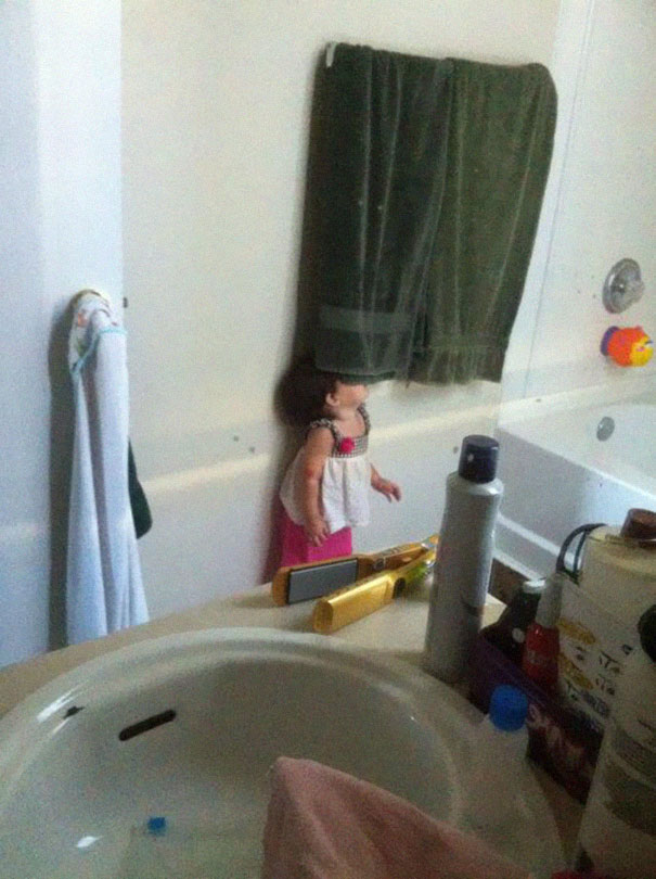 hide-and-seek-funny-kids-24